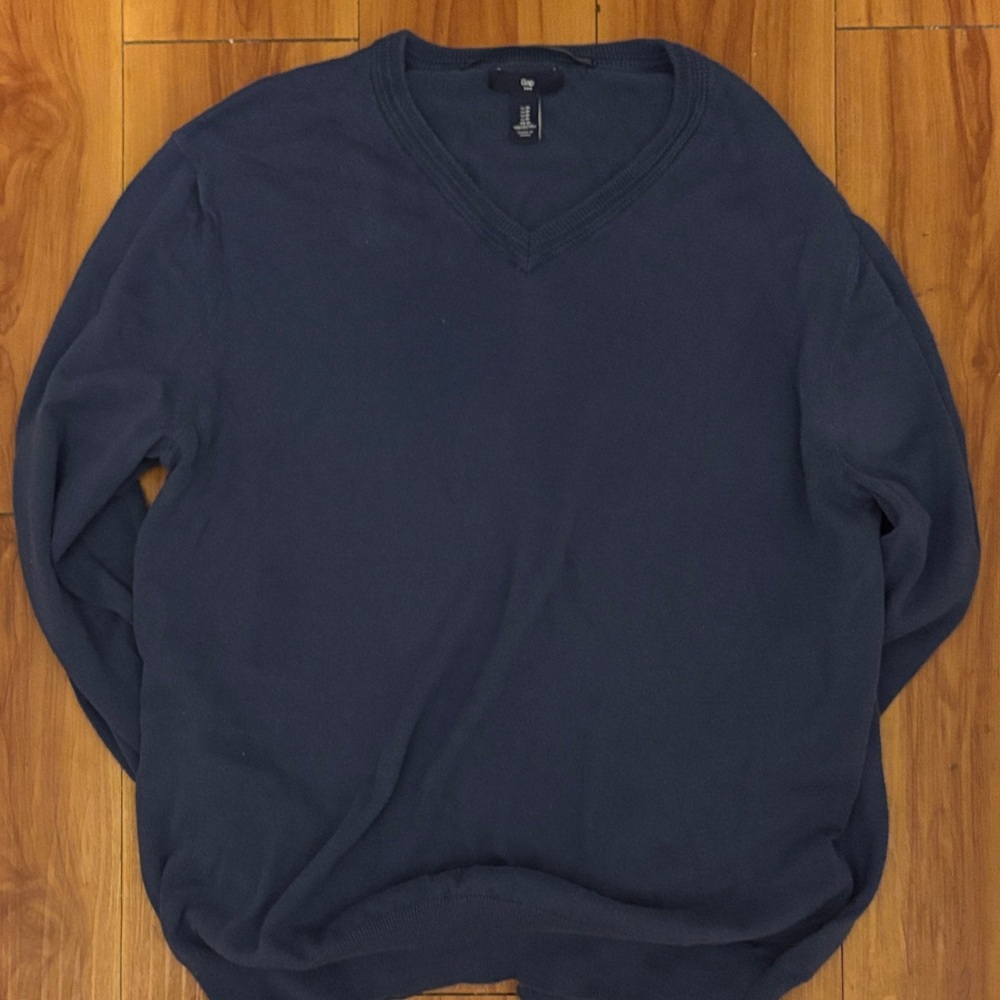 GAP Men's Deep Blue V-Neck Sweater